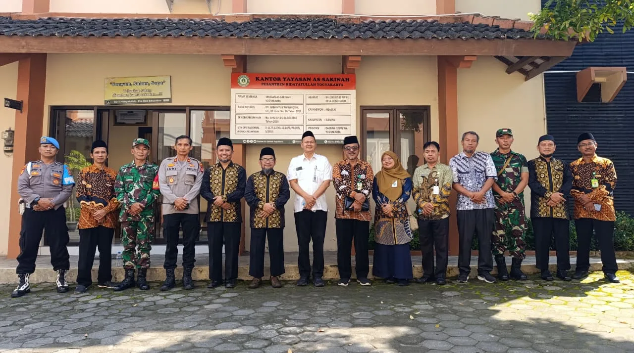 Peran Aktif KUA Warnai Roadshow Silaturahmi Panewu Ngaglik ke Pesantren