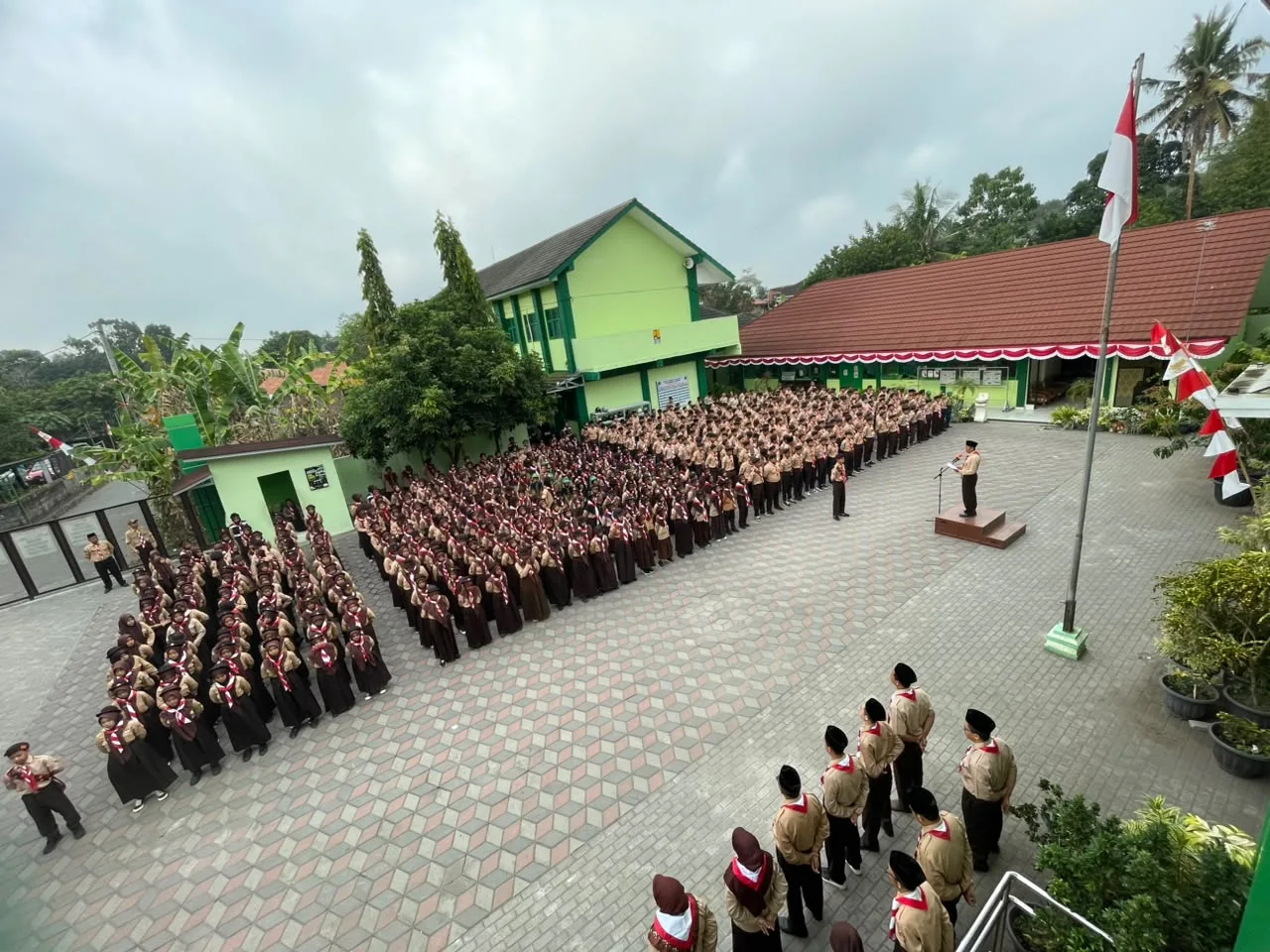 Semangat Pramuka dan Apresiasi Guru Warnai Upacara Hari Pramuka ke-65