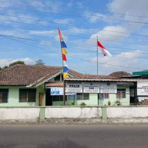 Gedung KUA Seyegan