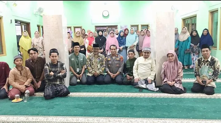KUA Ngaglik dan Kapolsek Sapa Jamaah Majelis Taklim Taman Surga