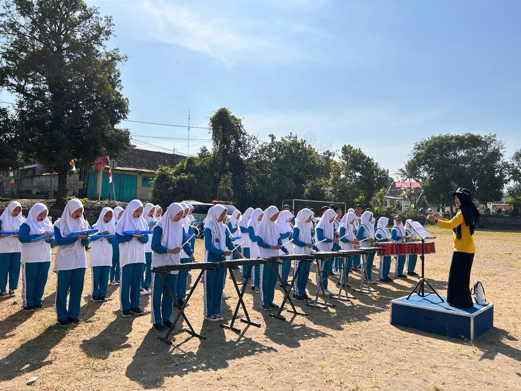 Tim Korps Musik MTsN 2 Sleman Siap Tampil pada Upacara Kemerdekaan di Lapangan Kapanewon