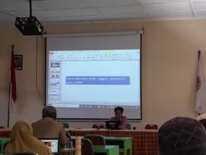 Dua Guru Bahasa Inggris MTsN 8 Sleman Ikuti Pembuatan Modul Ajar dan Asessmen
