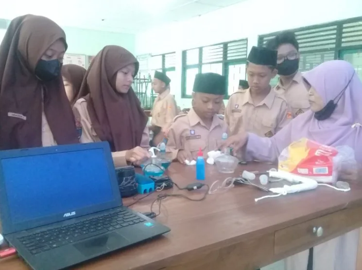 Laboratorium IPA MTsN 8 Sleman jadi Tempat Wisata Eksperimen Siswa