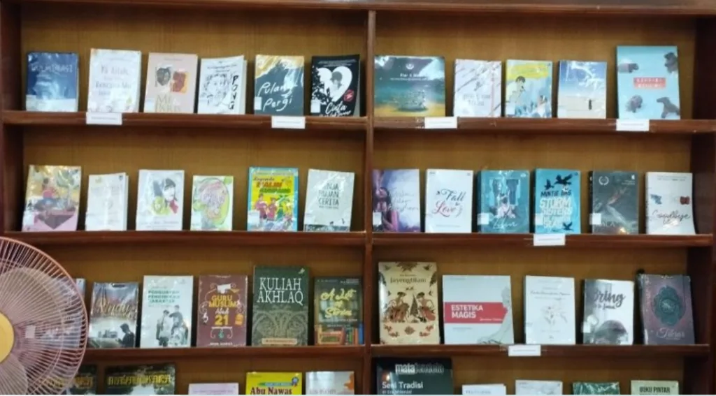 Mengintip Koleksi Buku Fiksi Perpustakaan MTsN 8 Sleman
