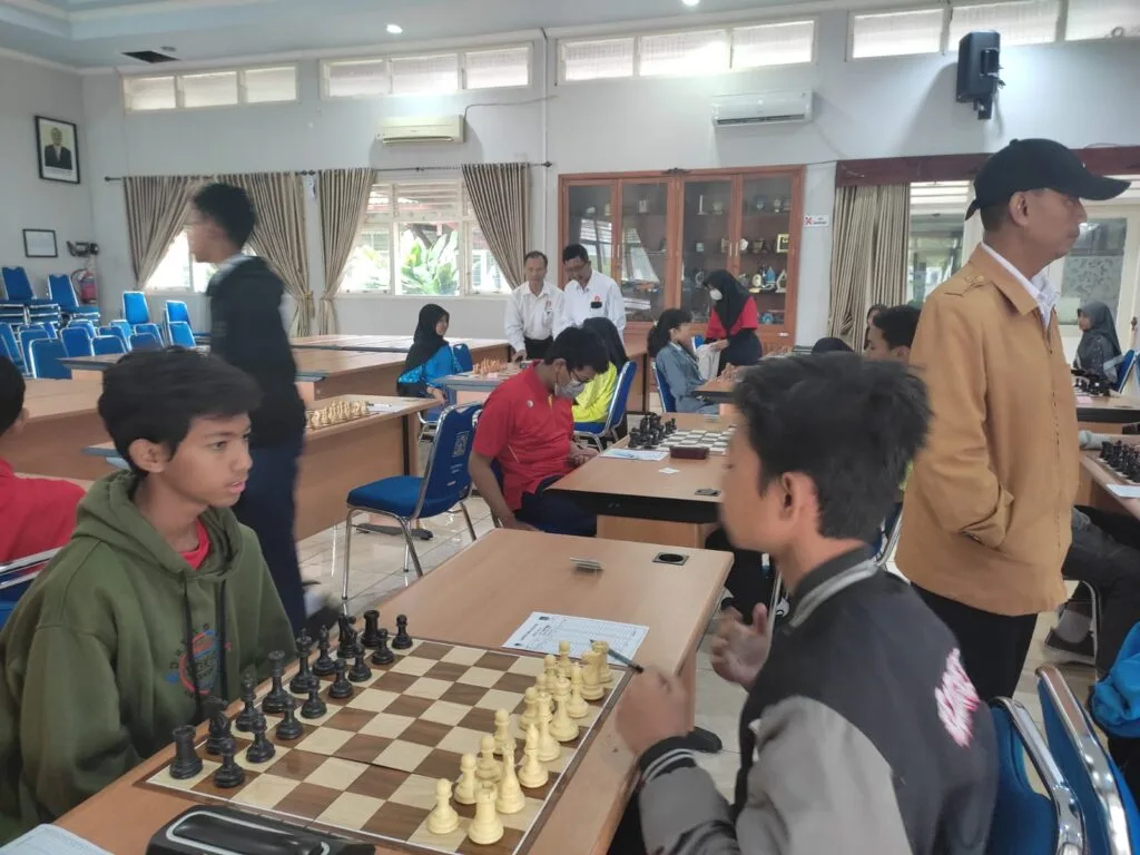 Siswa MTsN 8 Sleman Wakil Sleman Timur dalam Pertandingan Catur KOP SMP/MTs Tahun 2023