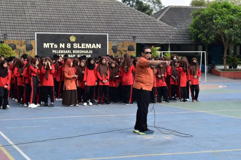 Wakasis MTsN 8 Sleman Kobarkan Semangat Olahraga di Haornas