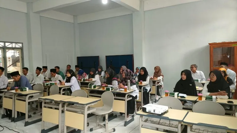 Tingkatkan Profesionalitas, Guru Bahasa Arab MTsN 8 Sleman Ikuti Workshop Penguatan IKM