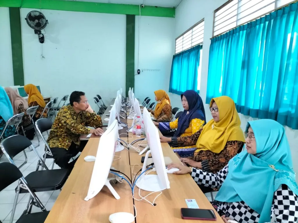 MAN 2 Sleman Laksanakan Pengisian Sulingjar