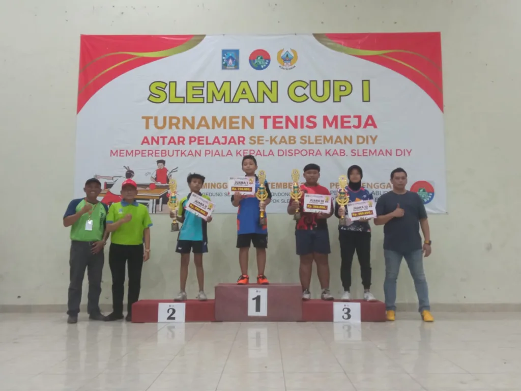 Rinosa Arsat Sadewa Siswa MTsN 4 Sleman Sabet Juara 3 Sleman Cup I Turnamen Tenis Meja