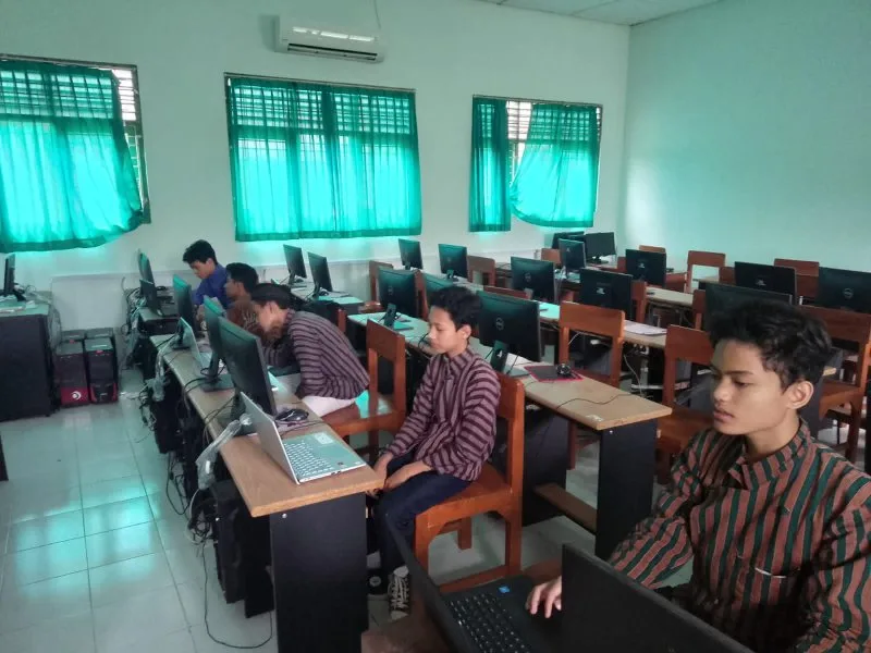 Siap Hadapi Madrasah Robotic Competition 2023, Siswa MTsN 4 Sleman Intensifkan Bimbingan Robotik