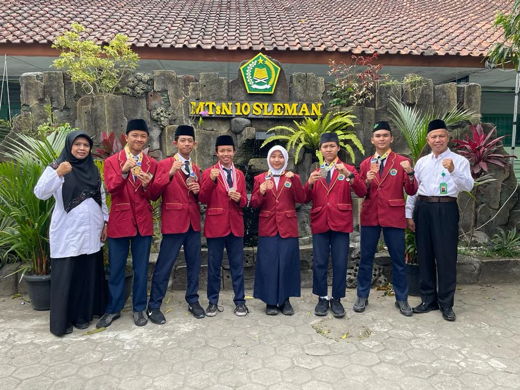 MTs N 10 Sleman Borong Medali Magelang International  Karate Championship