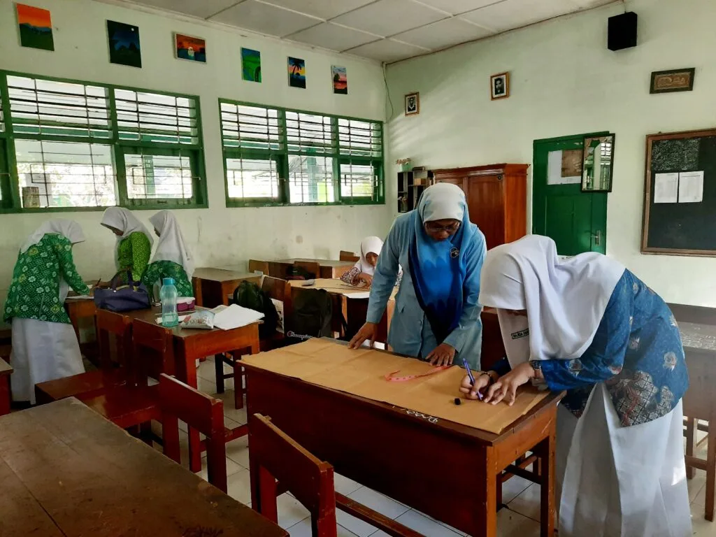 Ekstrakurikuler Tata Busana, Berikan Keterampilan Menjahit pada Siswa MTsN 4 Sleman