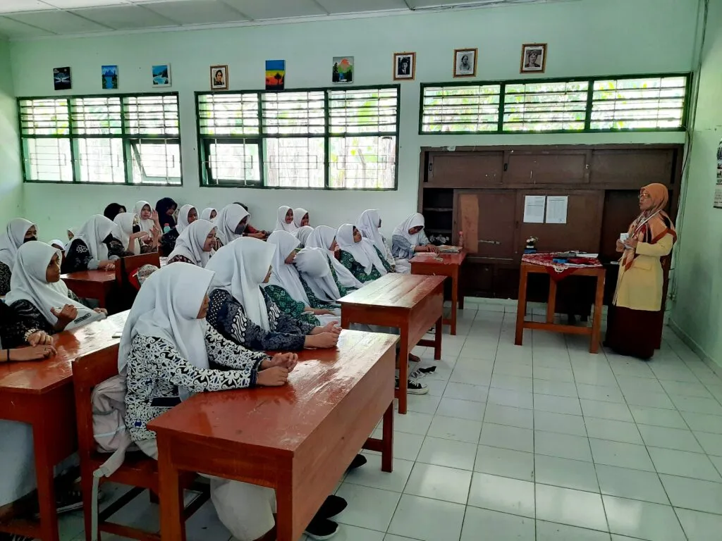 Kegiatan Keputrian di MTsN 4 Sleman, Membentuk Karakter Muslimah