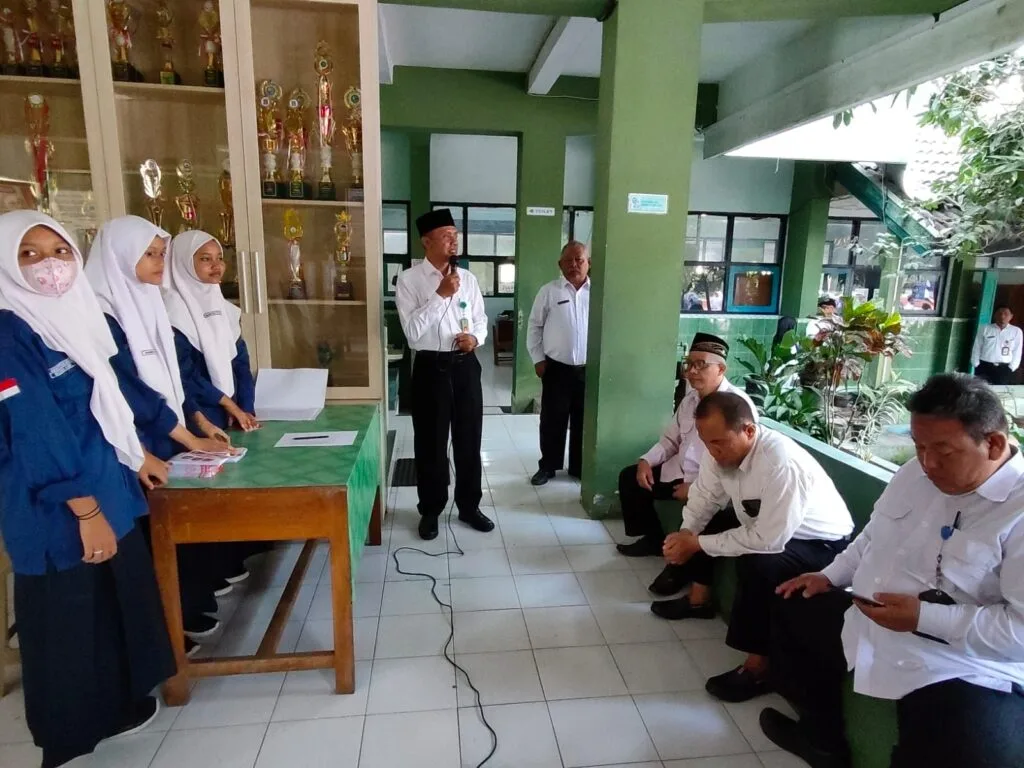 Sambutan Kepala Madrasah dalam Pemilos MTs N 8 Sleman