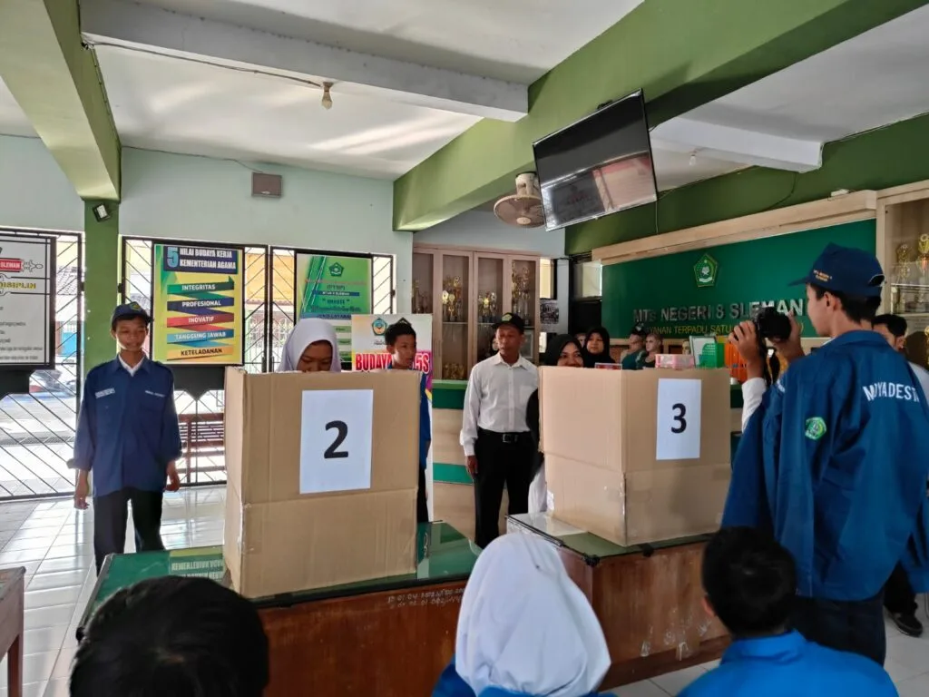 Siswa Siswi MTsN 8 Sleman Belajar Demokrasi Melalui Pemilihan Ketua OSIS 2023
