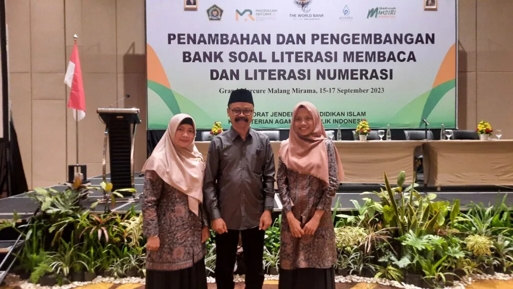 Dua Guru MTs Negeri 2 Sleman Ikuti Penambahan dan Pengembangan Bank Soal Literasi