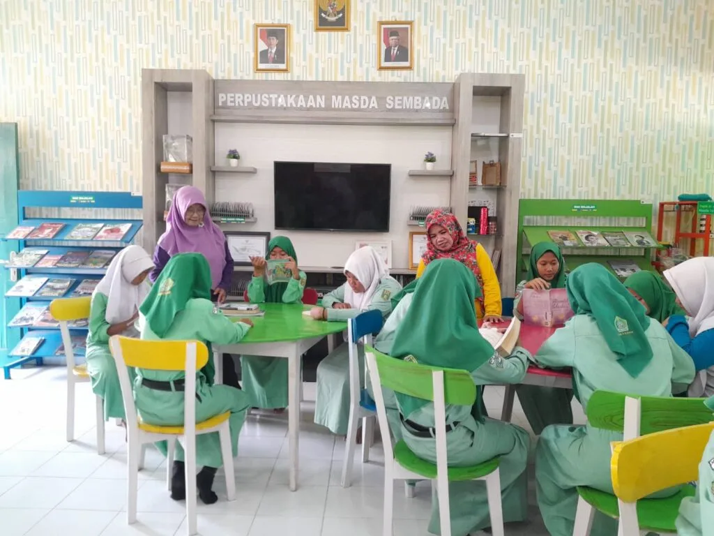 Kegiatan Keputrian MTsN 2 Sleman Isi Semangat Berliterasi