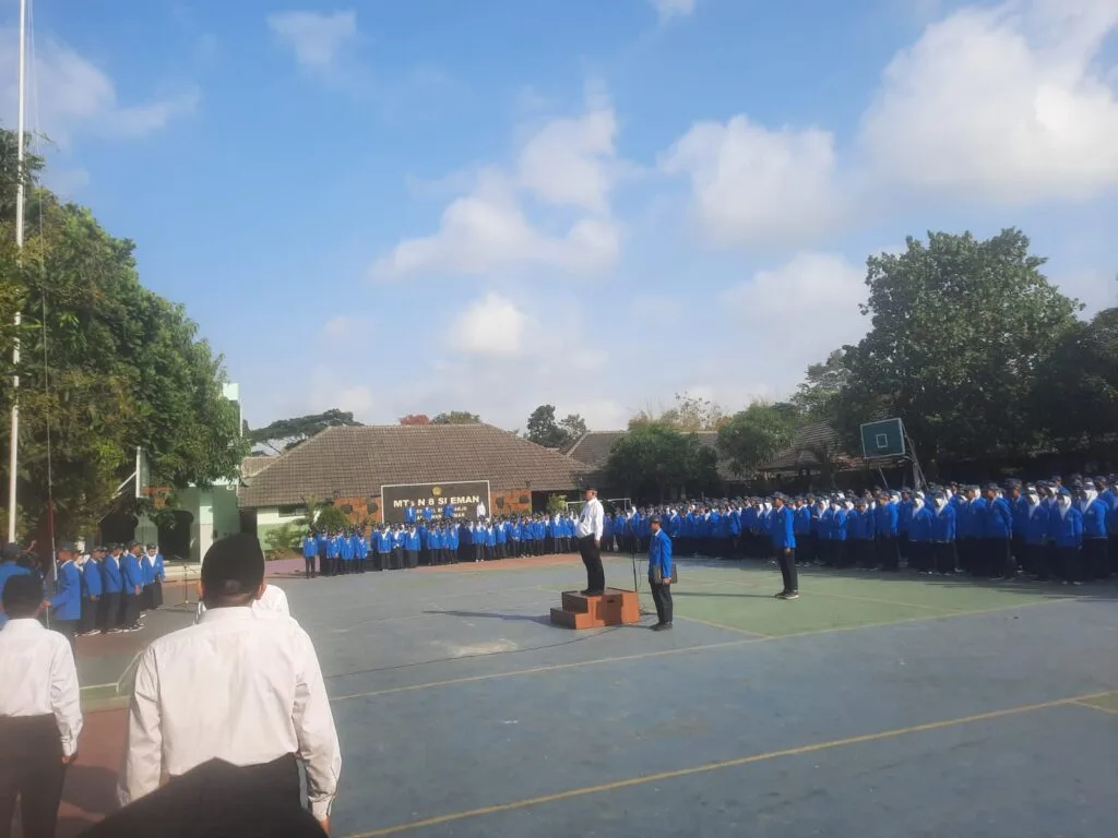 Upacara Bendera MTsN 8 Sleman di Akhir Bulan September