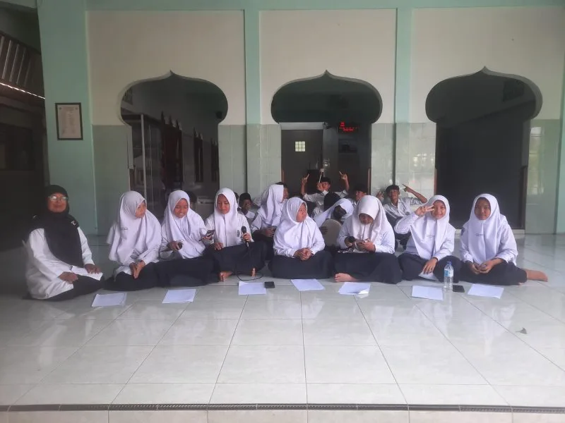Semangat Gladi Tim Hadroh MTs N 8 sleman