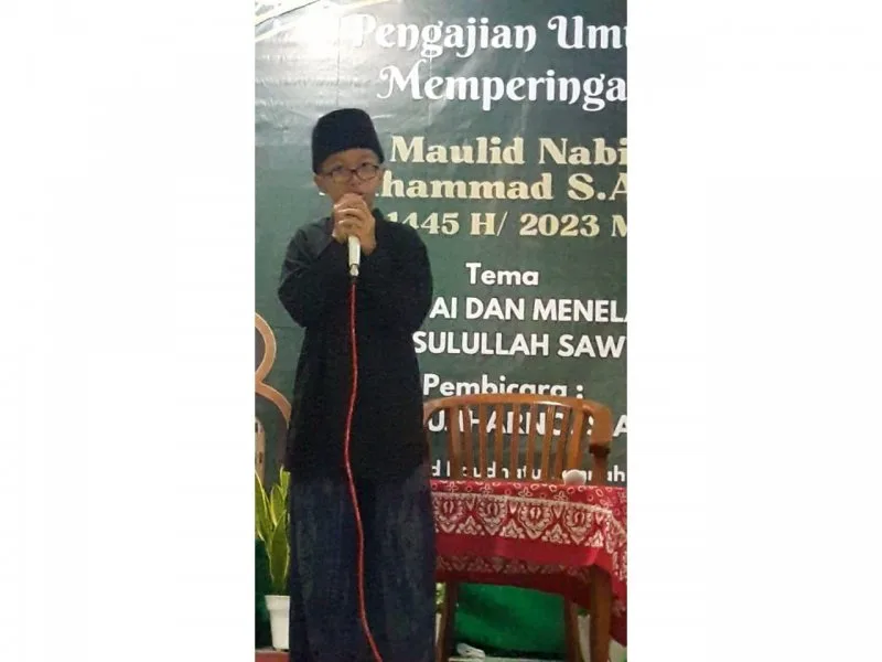 Nasir Siswa MTs N 8 Sleman Ceramah di Masjid Raudhotul Janah