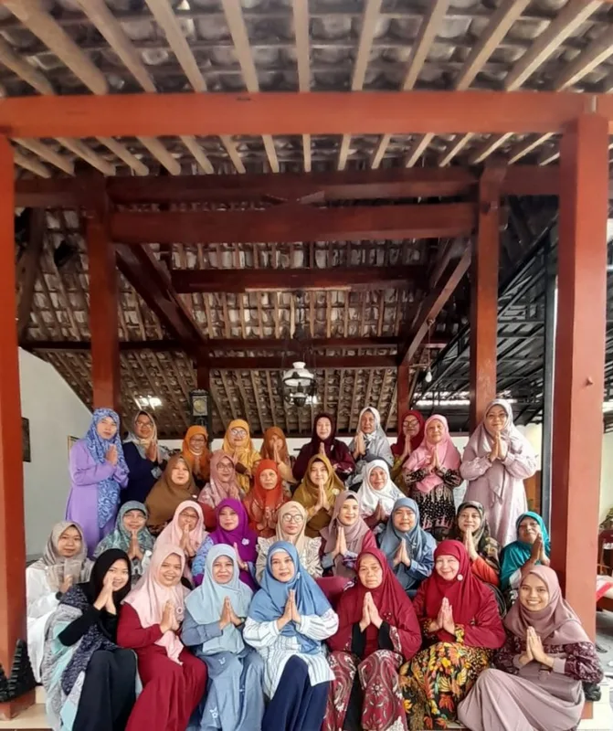 Cara Mengobati Hati, Guru dan Pegawai Ikuti Pengajian Keluarga MTsN 4 Sleman