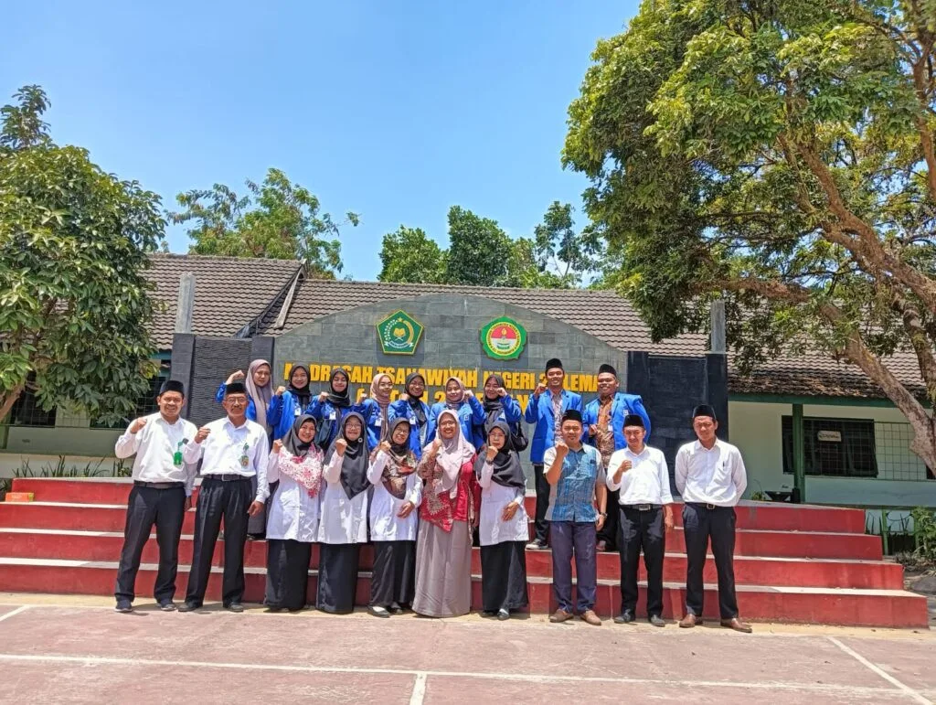 MTsN 2 Sleman Lakukan Serah Terima Mahasiswa PPL UII