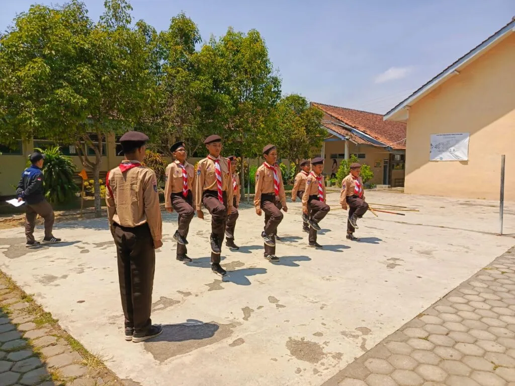Regu Pramuka MTsN 2 Sleman Ikuti Lomba Tingkat II Pramuka Penggalang Kwartir Ranting Tempel