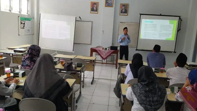 Guru IPA MTs N 8 Sleman Ungkap Kumer Bikin Siswa Senyum Saat Belajar