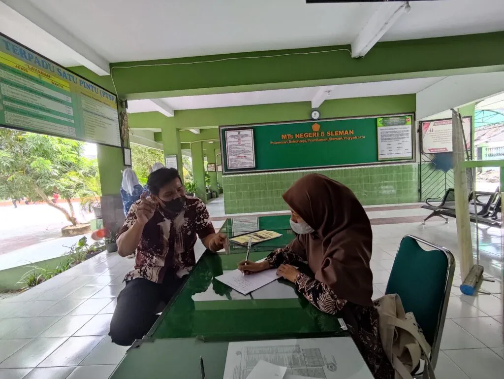 Ngobrol Santai Guru Batik MTsN 8 Sleman Menyongsong Harbatnas 2023