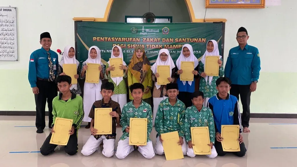 Maksimalkan Manfaat, MTsN 4 Sleman Bersama Baznas Berikan Santunan untuk Bantuan Pendidikan Siswa