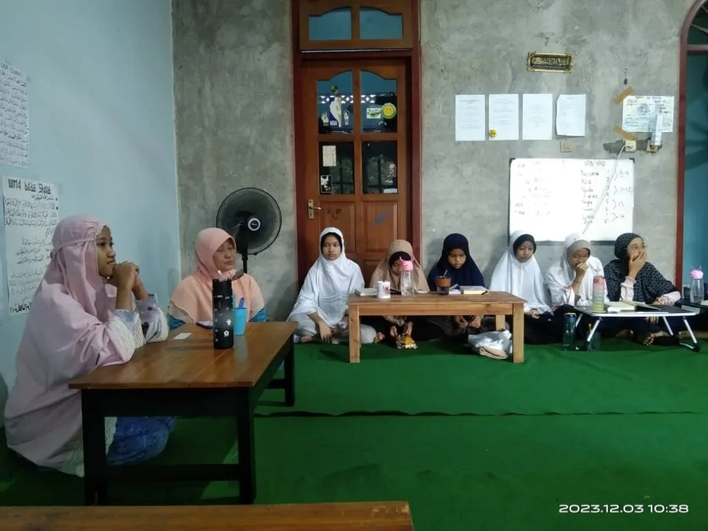 Akhiri Semester Gasal, Santri Boarding MTsN 9 Sleman Ikuti Kegiatan Sima’an Al-Qur’an