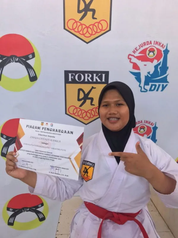 Juara 1 Kata Perorangan Kadet Sabuk Biru Putri, Zakya, Persembahkan Prestasi bagi MAN 4 Sleman