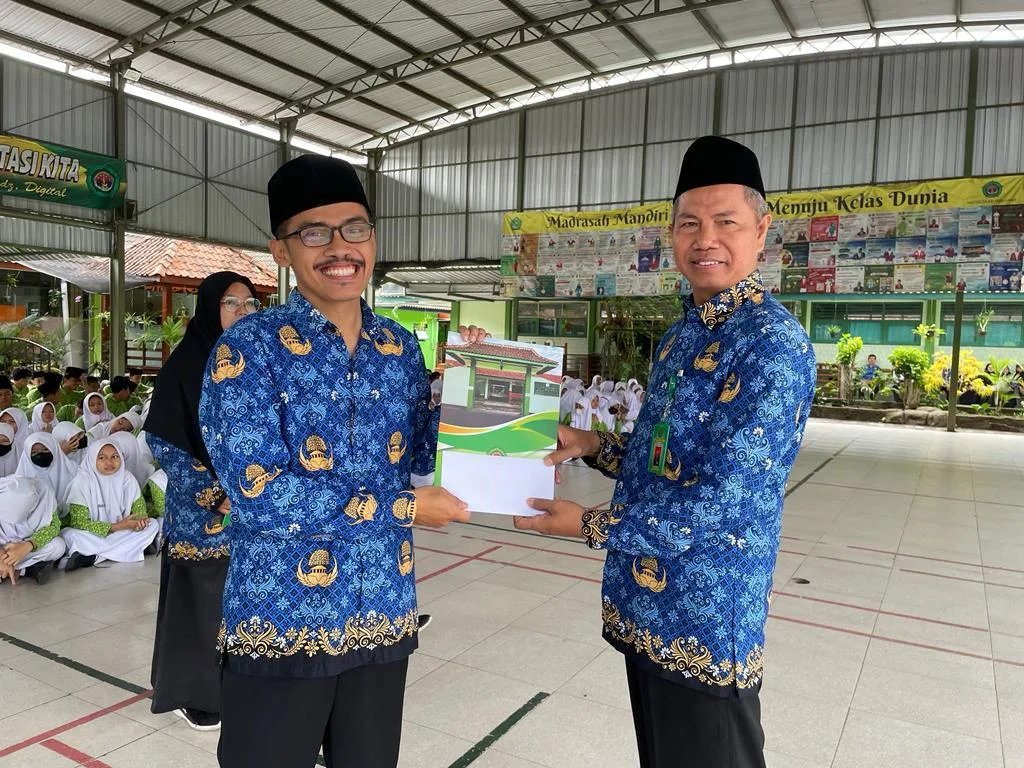 Exfan Juni Prasetya Guru Favorit MTsN 10 Sleman Berdedikasi Tinggi dan Akrab dengan Siswa