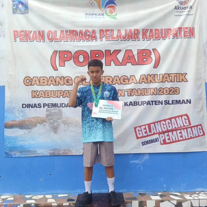 Kaisar Siswa MTsN 6 Sleman Kembali Berjaya di Cabor Renang