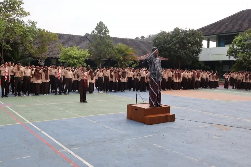 MTsN 8 Sleman Laksanakan Upacara Hari Guru Nasional dan HUT PGRI ke 78