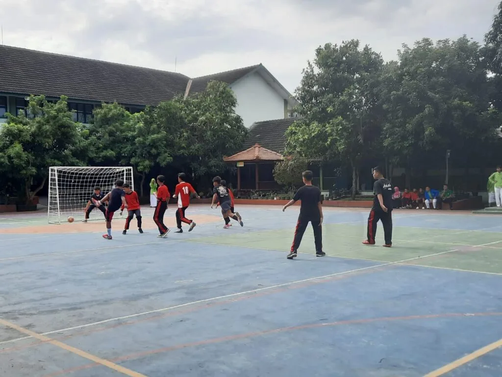 Pertandingan Futsal Classmeeting MTs N 8 Sleman Berlangsung Heboh