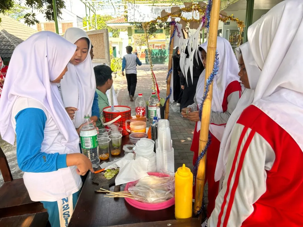 MTsN 2 Sleman Sukses Gelar Kegiatan “Market Day”