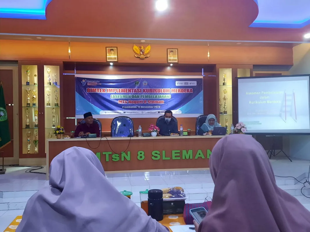 Pengawas Madrasah Sampaikan Pesan pada Bimtek IKM MTs N 8 Sleman