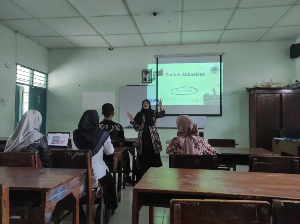 MTsN 2 Sleman Seleksi Pendaftar Guru: Para Peserta Tes Microteaching dan Wawancara