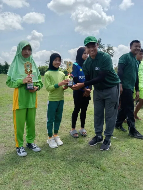 Semangat, Siswa MIN 2 Sleman Raih Juara Lompat Tinggi