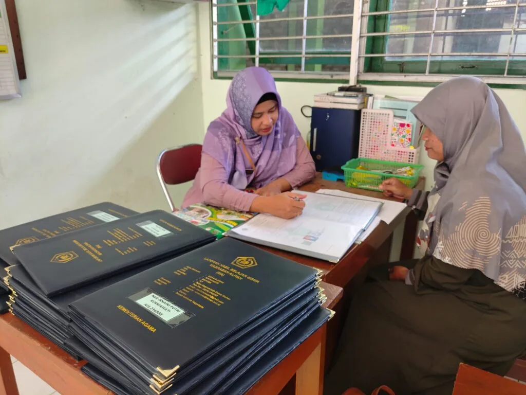 Pembagian Raport Siswa MAN 2 Sleman, Bertemu Langsung Wali Kelas