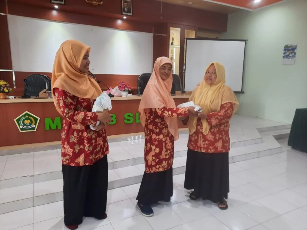 Doorprice  Warnai Dharma Wanita Satker MTs N 8 Sleman