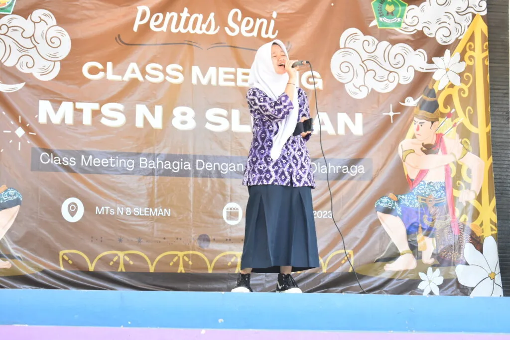 Suara Emas Alifia Tutup Pentas Seni MTs N 8 Sleman