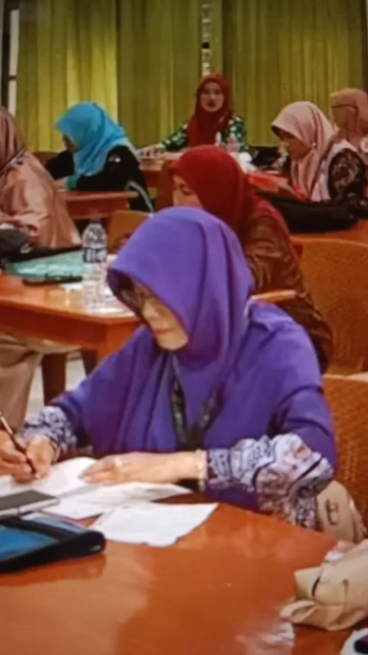 Guru MAN 5 Sleman Ikuti Lomba Desain Busana Pesta pada Expo Nasional Madrasah Keterampilan 2024