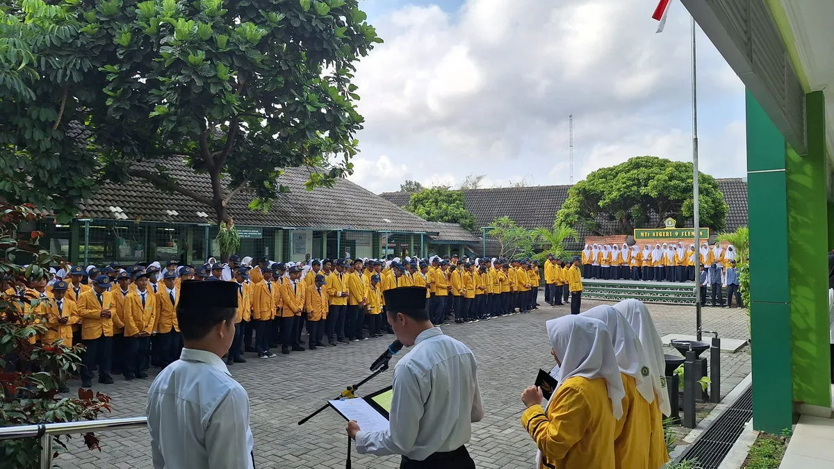 MTsN 9 Sleman Memperingati Hari Kesaktian Pancasila