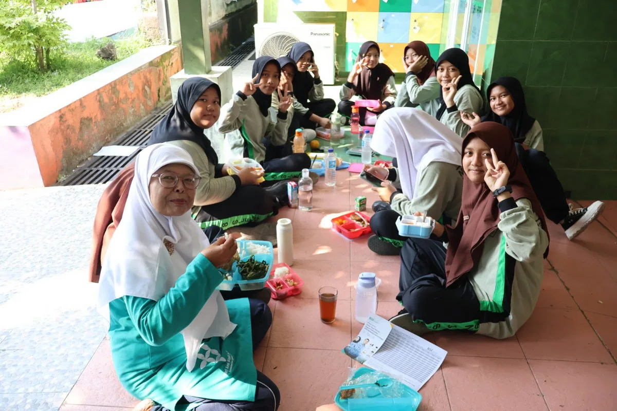 Ciptakan Budaya Sehat, MTsN 8 Sleman Makan Bersama dengan Menu Seimbang