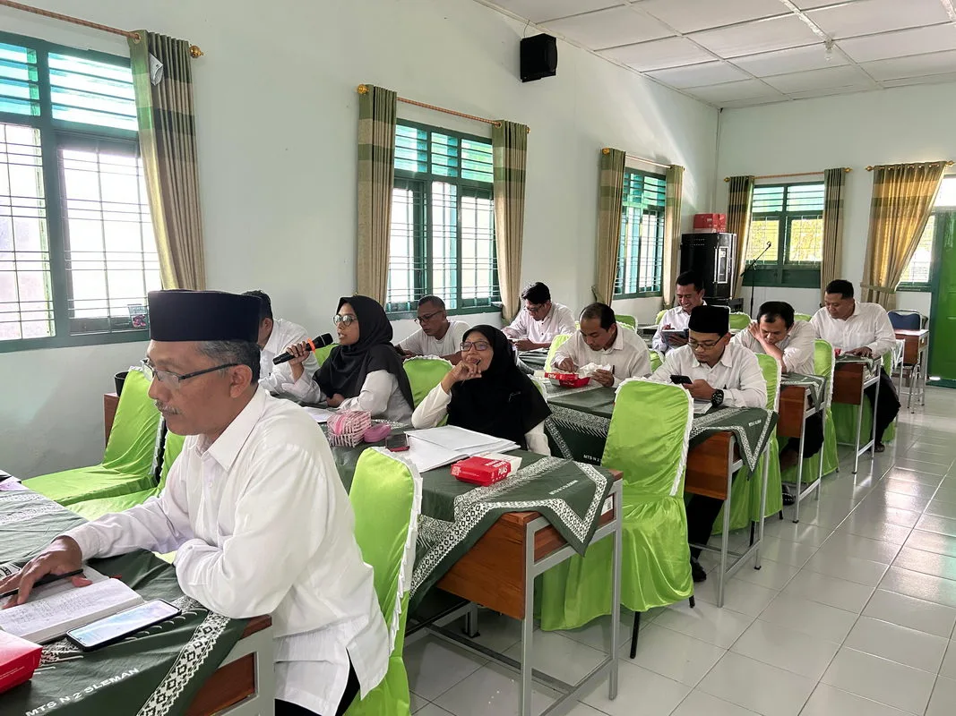 Diskusikan Perkembangan Belajar Siswa, MTsN 2 Sleman Gelar Rapat Walikelas