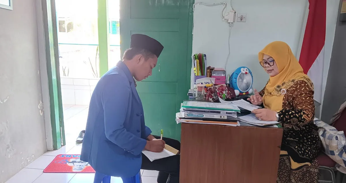 Guru Fikih MTsN 9 Sleman Bimbing Mahasiswa PPL