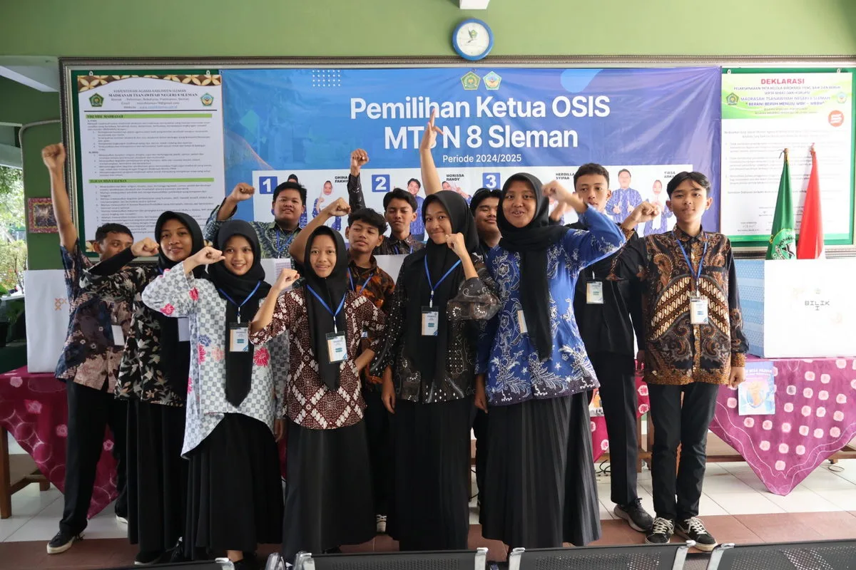 Pengurus OSIS 2023/2024 MTsN 8 Sleman Sukses Selenggarakan Pemilu Ketua OSIS Baru