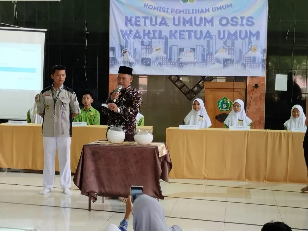 Debat Warnai Rangkaian Pemilos MTsN 6 Sleman